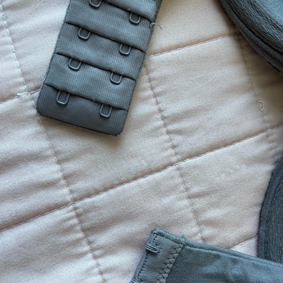 Victoria’s Secret Body by Victoria lined Demi bra 32 DDD - Picture 3 of 6